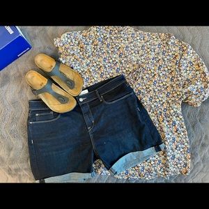 Signature by Levi Strauss - dark wash denim shorts - size 14 -  Like new!